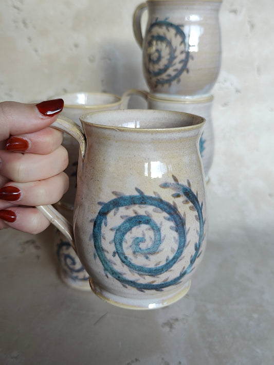 Mug | thorn spiral