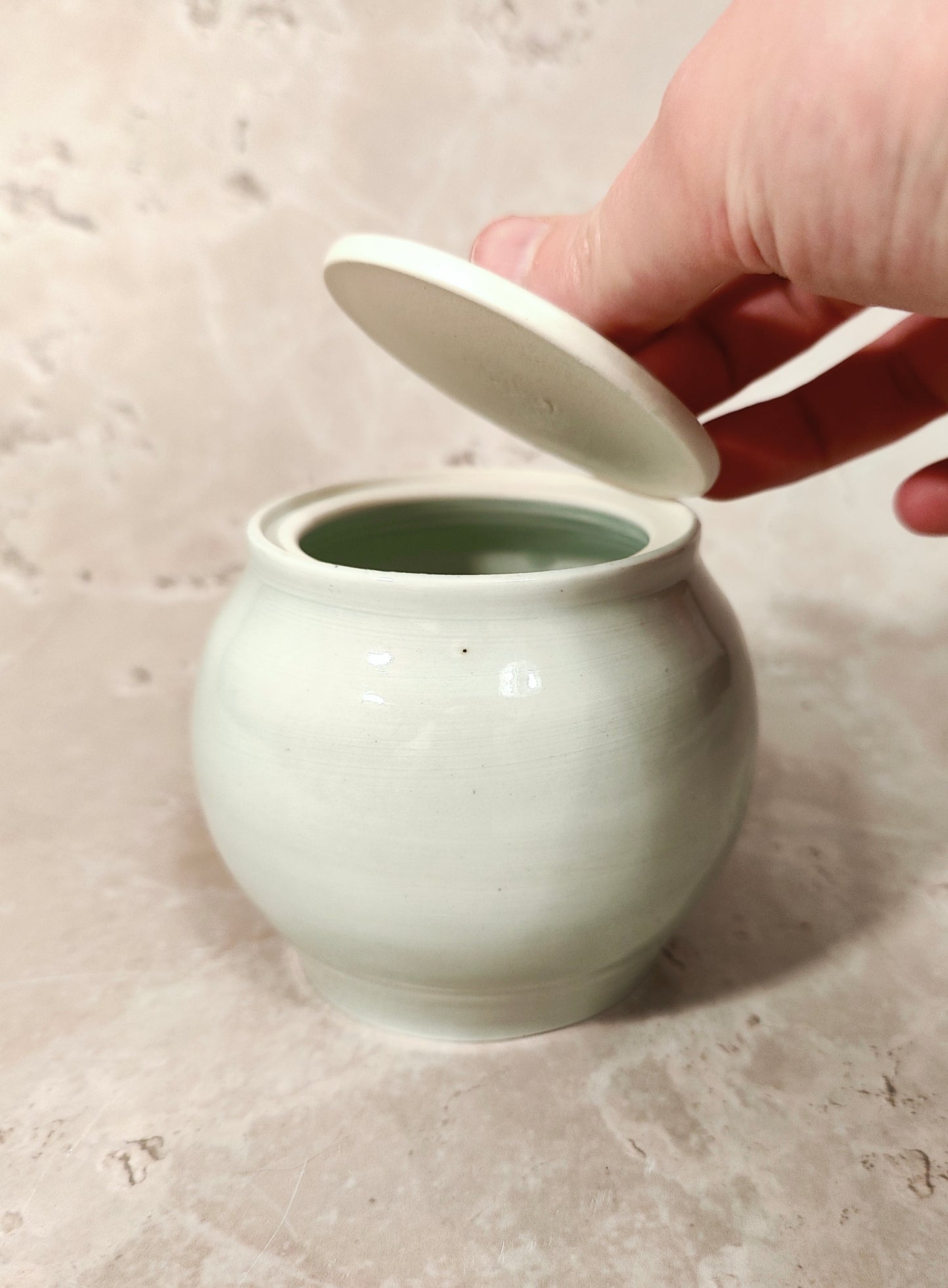 Lidded pot | celadon