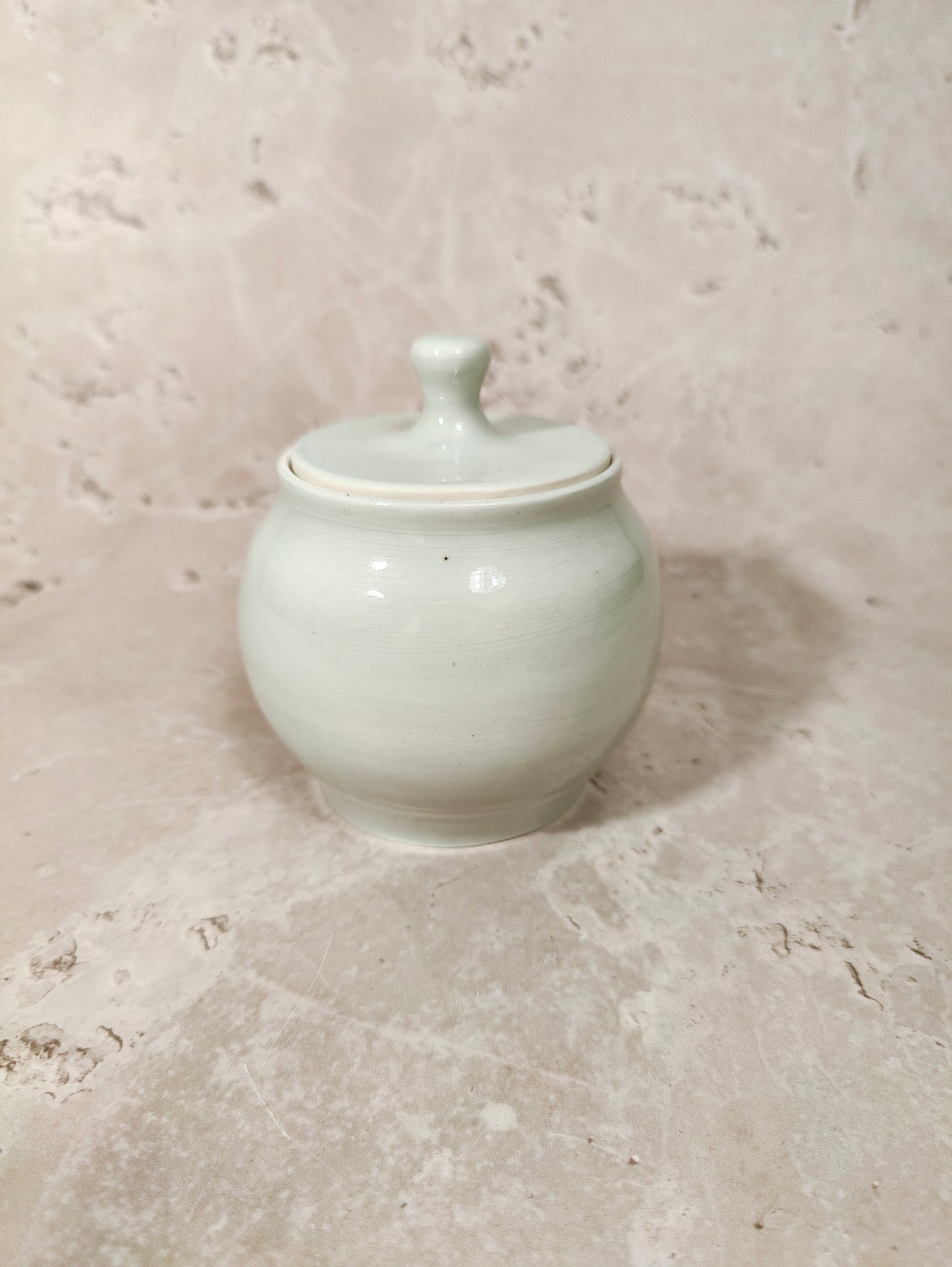 Lidded pot | celadon